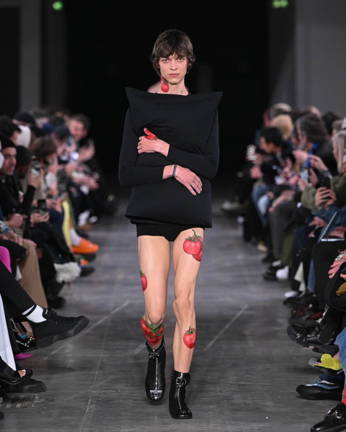ジェイ ダブリュー アンダーソン(JW Anderson) 2023-24年秋冬