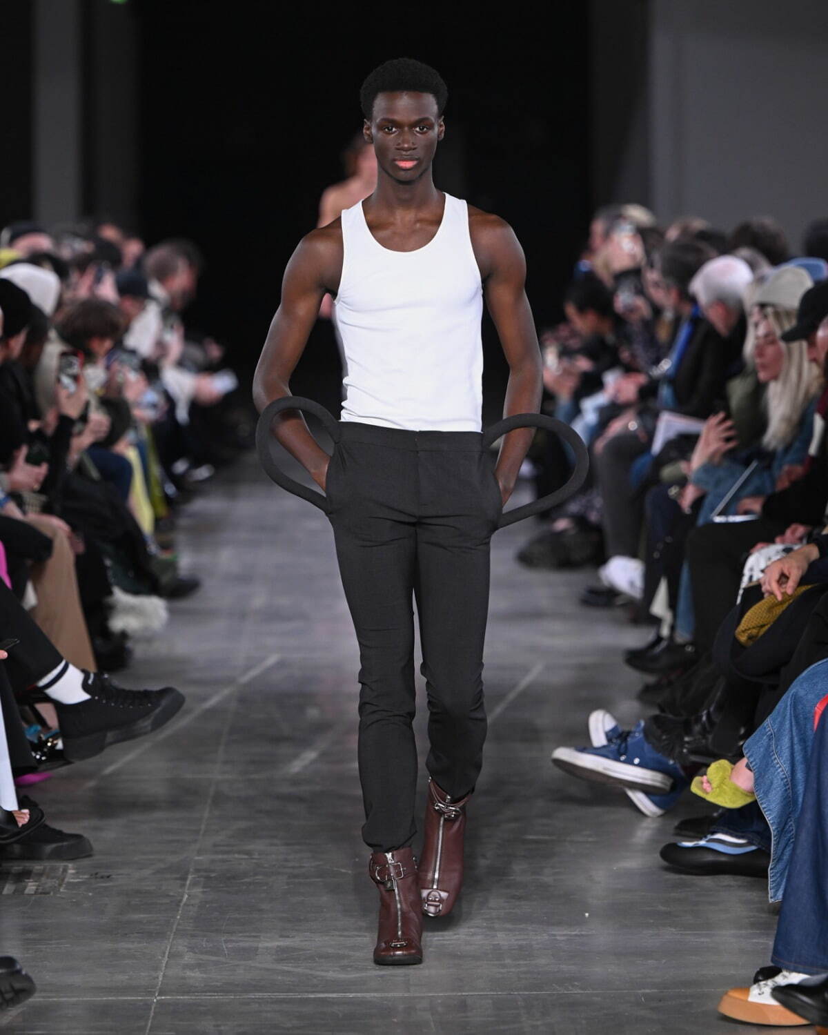 JW アンダーソン(JW Anderson) 2023-24年秋冬ウィメンズ&メンズコレクション  - 写真36
