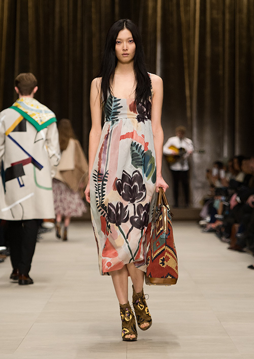 バーバリープローサム(Burberry Prorsum) 2014-15年秋冬ウィメンズコレクション  - 写真17