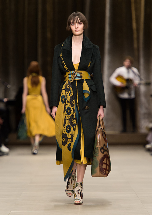 バーバリープローサム(Burberry Prorsum) 2014-15年秋冬ウィメンズコレクション  - 写真21