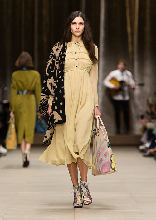 バーバリープローサム(Burberry Prorsum) 2014-15年秋冬ウィメンズコレクション  - 写真26