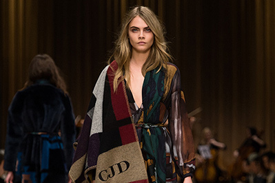 ブラッドリー・クーパー｜バーバリー プローサム 2014-15年秋冬ウィメンズコレクション - 芸術的なハンドペイントを纏って