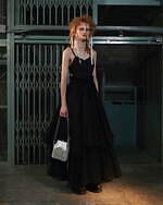 パメオポーズ 2023年春夏コレクション、華やかでパンクな“ニューロマンティック”｜写真7