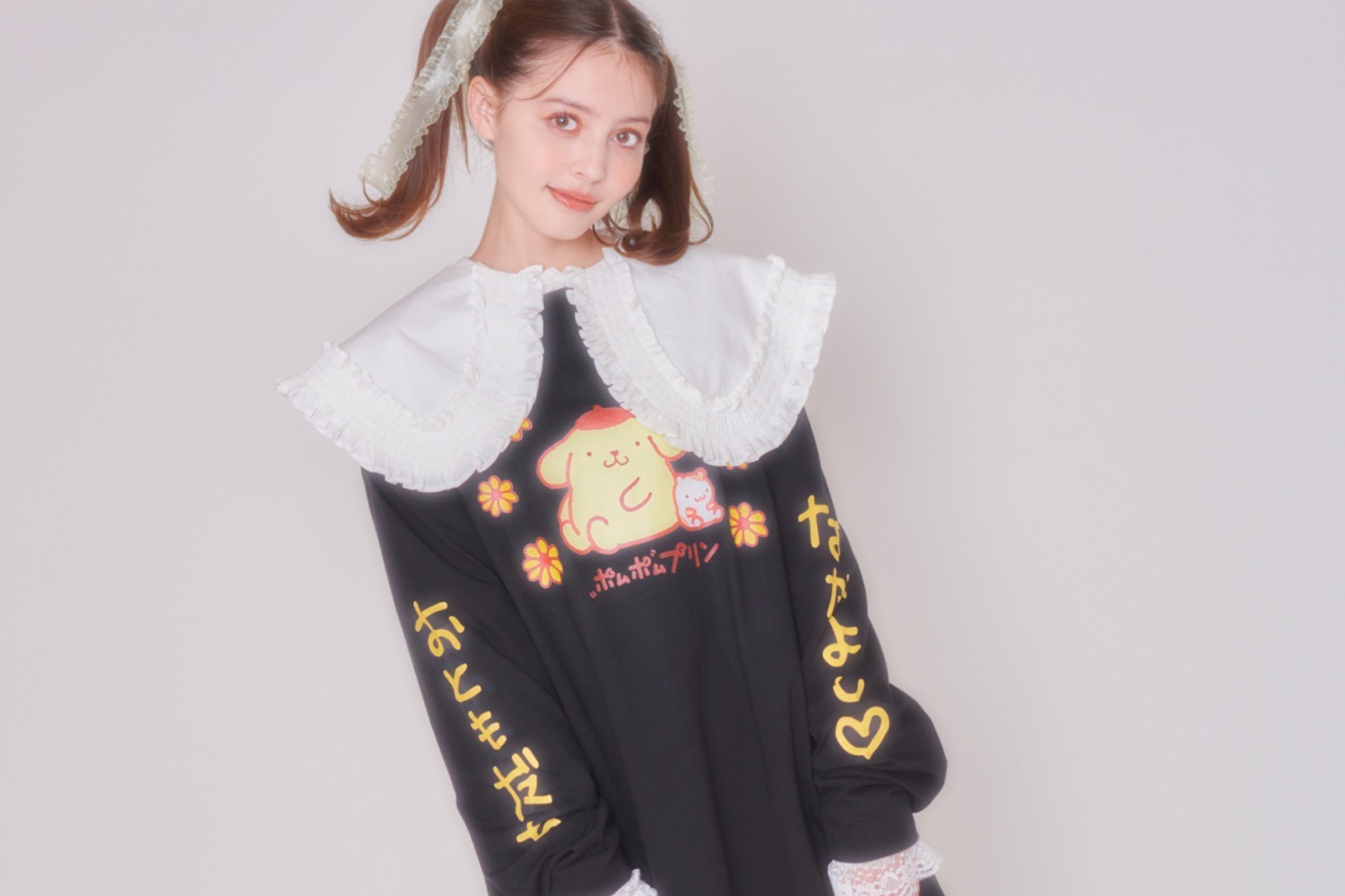 キャンディ ストリッパー×「ポムポムプリン」“なかよし”手描き風フォントTシャツ＆ソックスなど