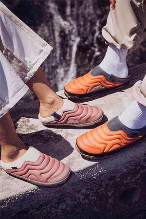 Teva“等高線”スリッポンシューズ新作、防水アッパー&“超軽量 Teva“等高線”スリッポンシューズ新作、防水アッパー&“超軽量