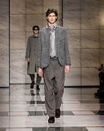 ジョルジオ アルマーニ 2023年秋冬メンズコレクション - 灰色に濡れる温かさ｜写真7