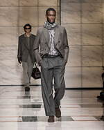 ジョルジオ アルマーニ 2023年秋冬メンズコレクション - 灰色に濡れる温かさ｜写真14