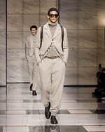 ジョルジオ アルマーニ 2023年秋冬メンズコレクション - 灰色に濡れる温かさ｜写真24