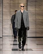 ジョルジオ アルマーニ 2023年秋冬メンズコレクション - 灰色に濡れる温かさ｜写真35