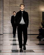 ジョルジオ アルマーニ 2023年秋冬メンズコレクション - 灰色に濡れる温かさ｜写真46