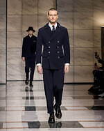 ジョルジオ アルマーニ 2023年秋冬メンズコレクション - 灰色に濡れる温かさ｜写真50