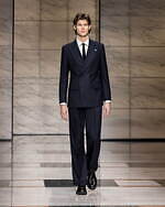 ジョルジオ アルマーニ 2023年秋冬メンズコレクション - 灰色に濡れる温かさ｜写真52