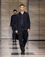 ジョルジオ アルマーニ 2023年秋冬メンズコレクション - 灰色に濡れる温かさ｜写真61