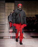 ジョルジオ アルマーニ 2023年秋冬メンズコレクション - 灰色に濡れる温かさ｜写真69