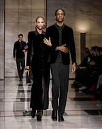 ジョルジオ アルマーニ 2023年秋冬メンズコレクション - 灰色に濡れる温かさ｜写真80