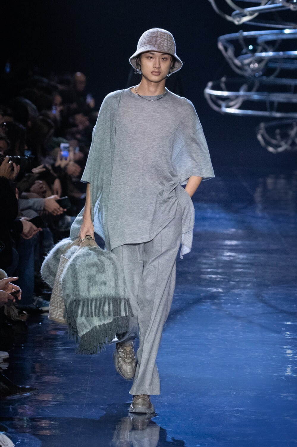 フェンディ(FENDI) 2023-24年秋冬メンズコレクション - ファッションプレス