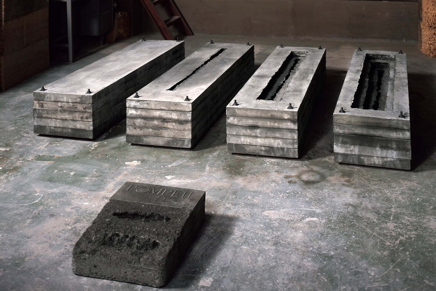 美術館｜彫刻家・戸谷成雄の個展が埼玉県立近代美術館で - 代表作や初期作品が一堂に、「彫刻とは何か」を問う