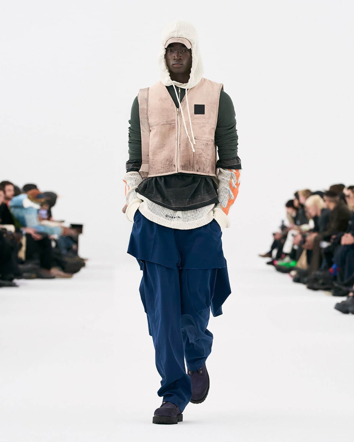 GIVENCHY (ジバンシィ) ロゴプリント フルジップ ウィンド