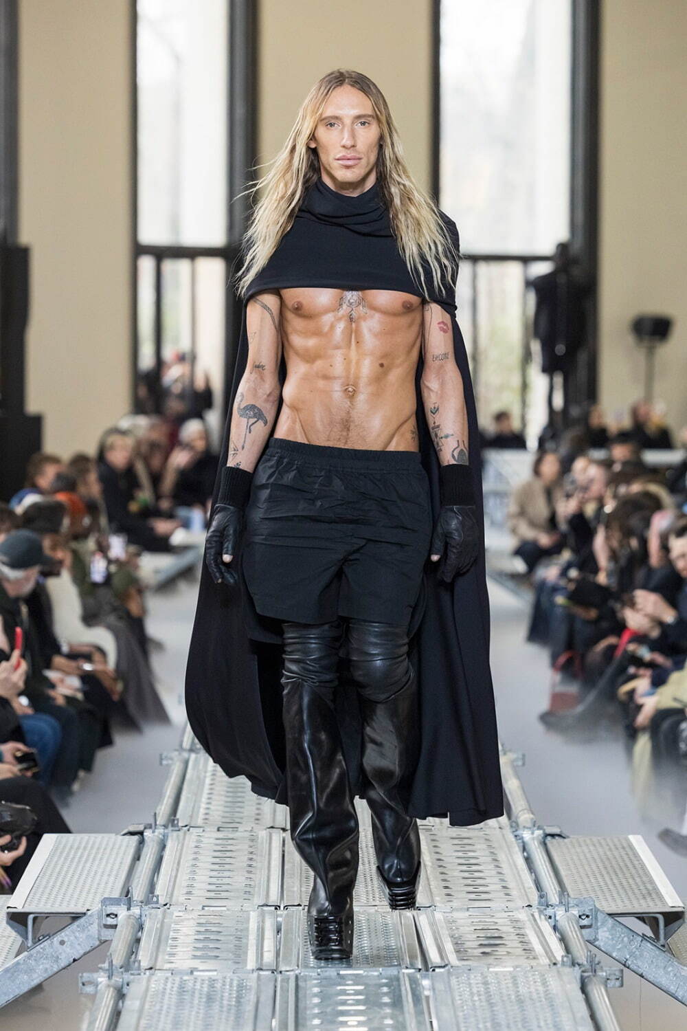 リック・オウエンス(Rick Owens) 2023-24年秋冬メンズコレクション  - 写真1