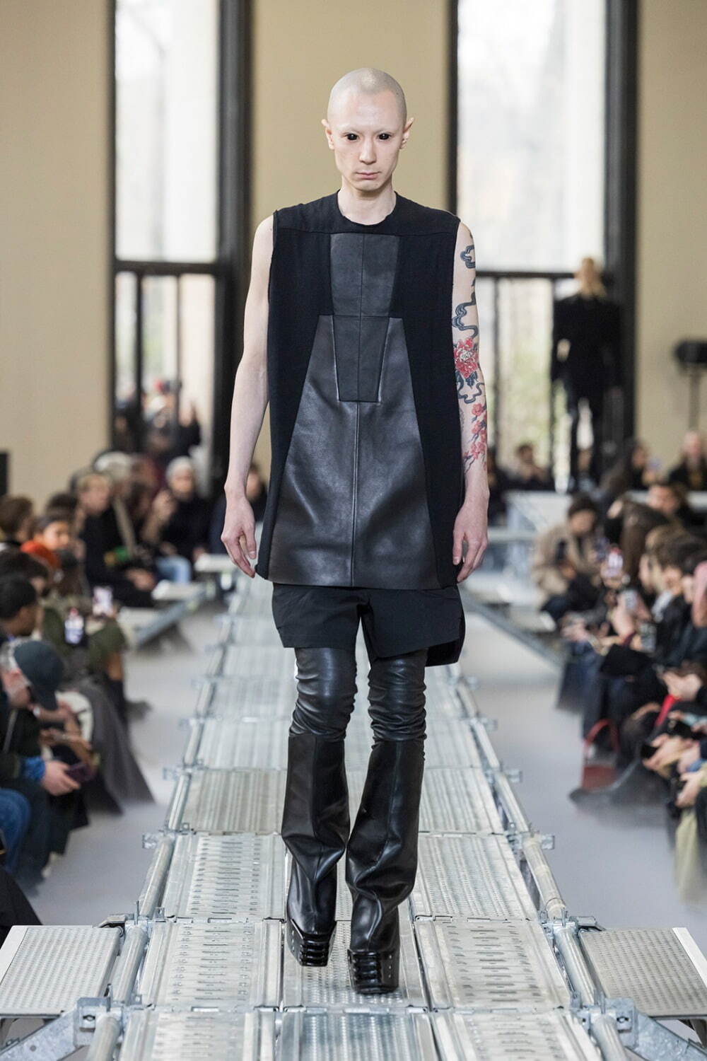 リック・オウエンス(Rick Owens) 2023-24年秋冬メンズコレクション  - 写真2