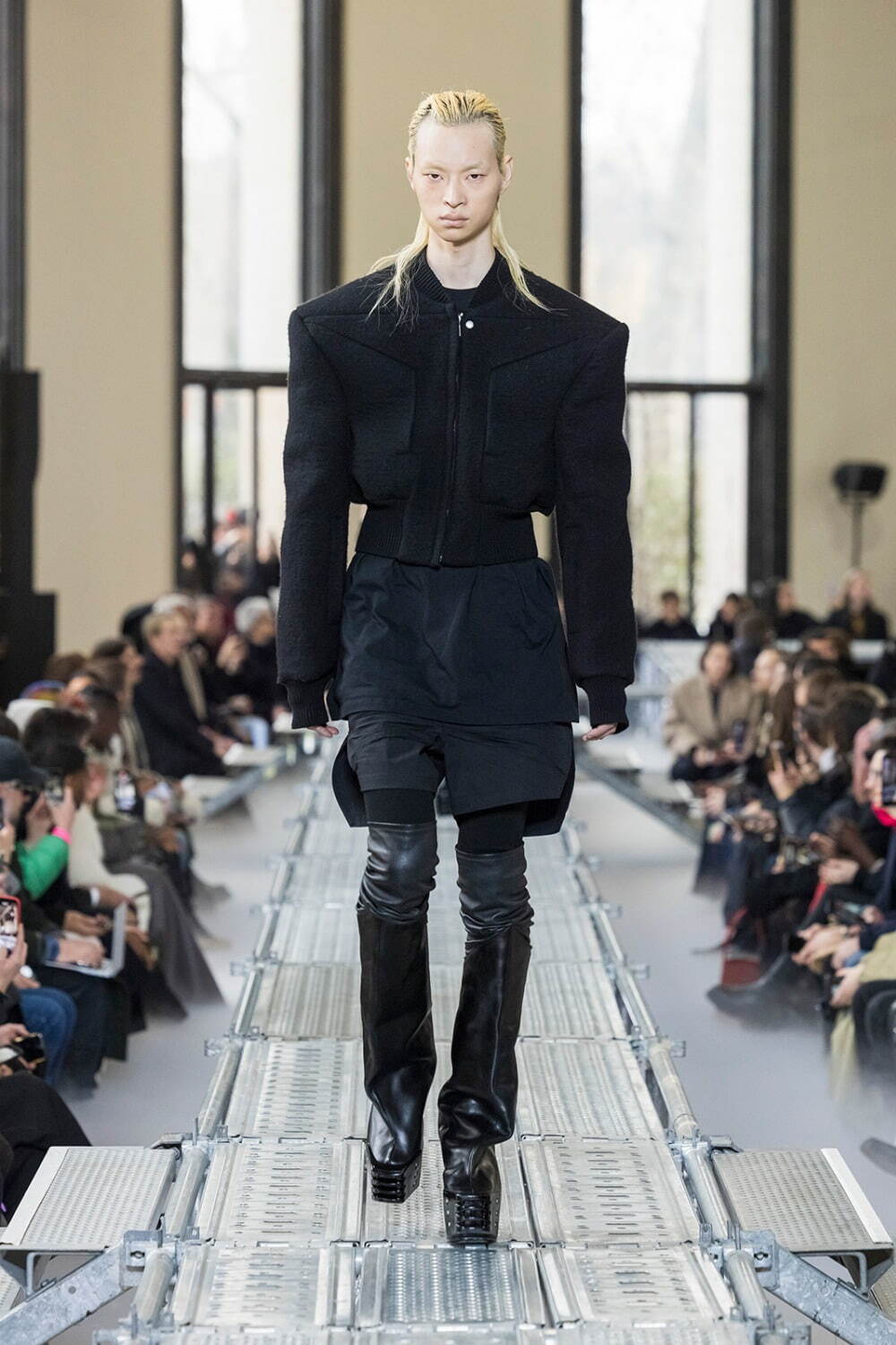 リック・オウエンス(Rick Owens) 2023-24年秋冬メンズコレクション  - 写真4