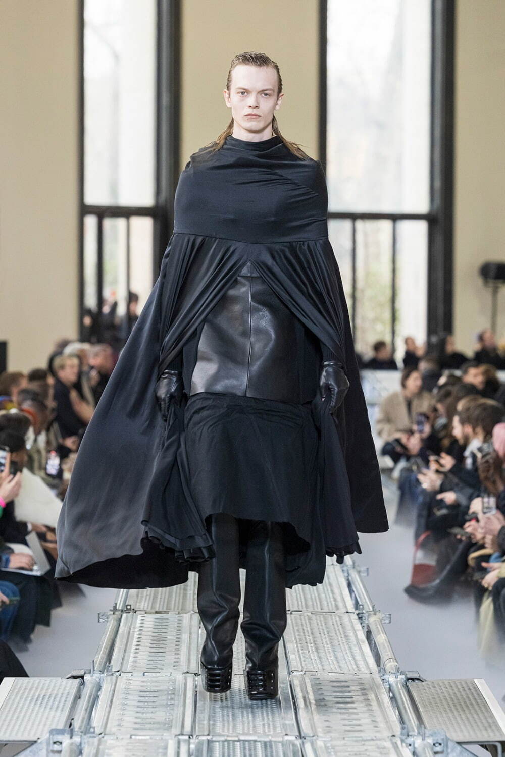 リック・オウエンス(Rick Owens) 2023-24年秋冬メンズコレクション  - 写真8