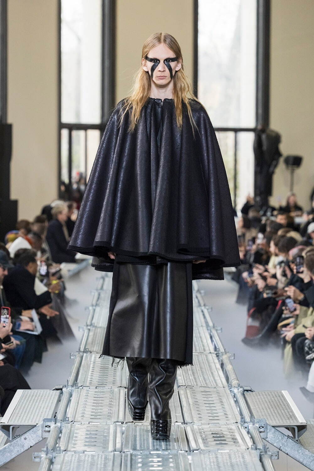 リック・オウエンス(Rick Owens) 2023-24年秋冬メンズコレクション  - 写真10