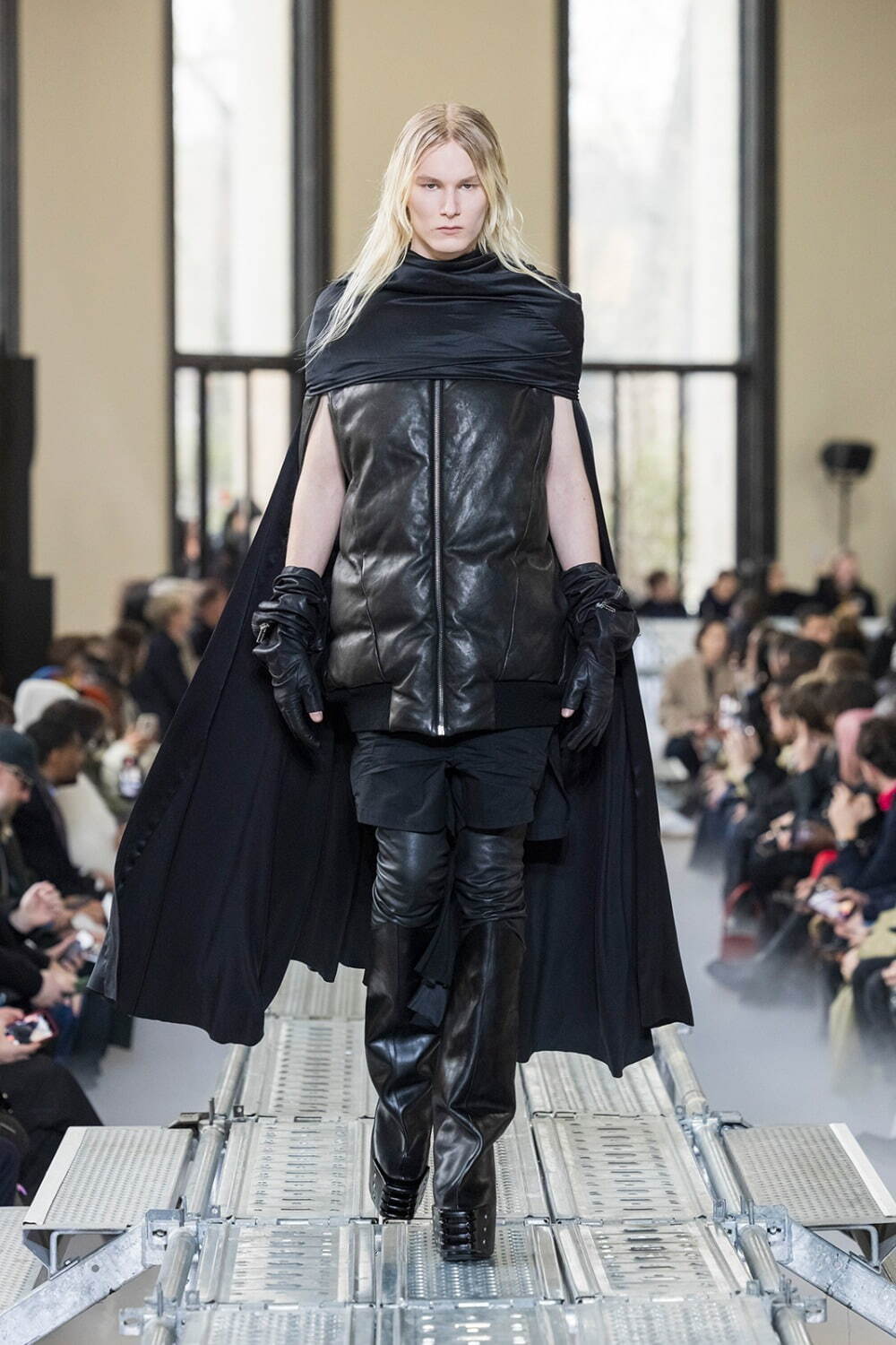 リック・オウエンス(Rick Owens) 2023-24年秋冬メンズコレクション  - 写真17