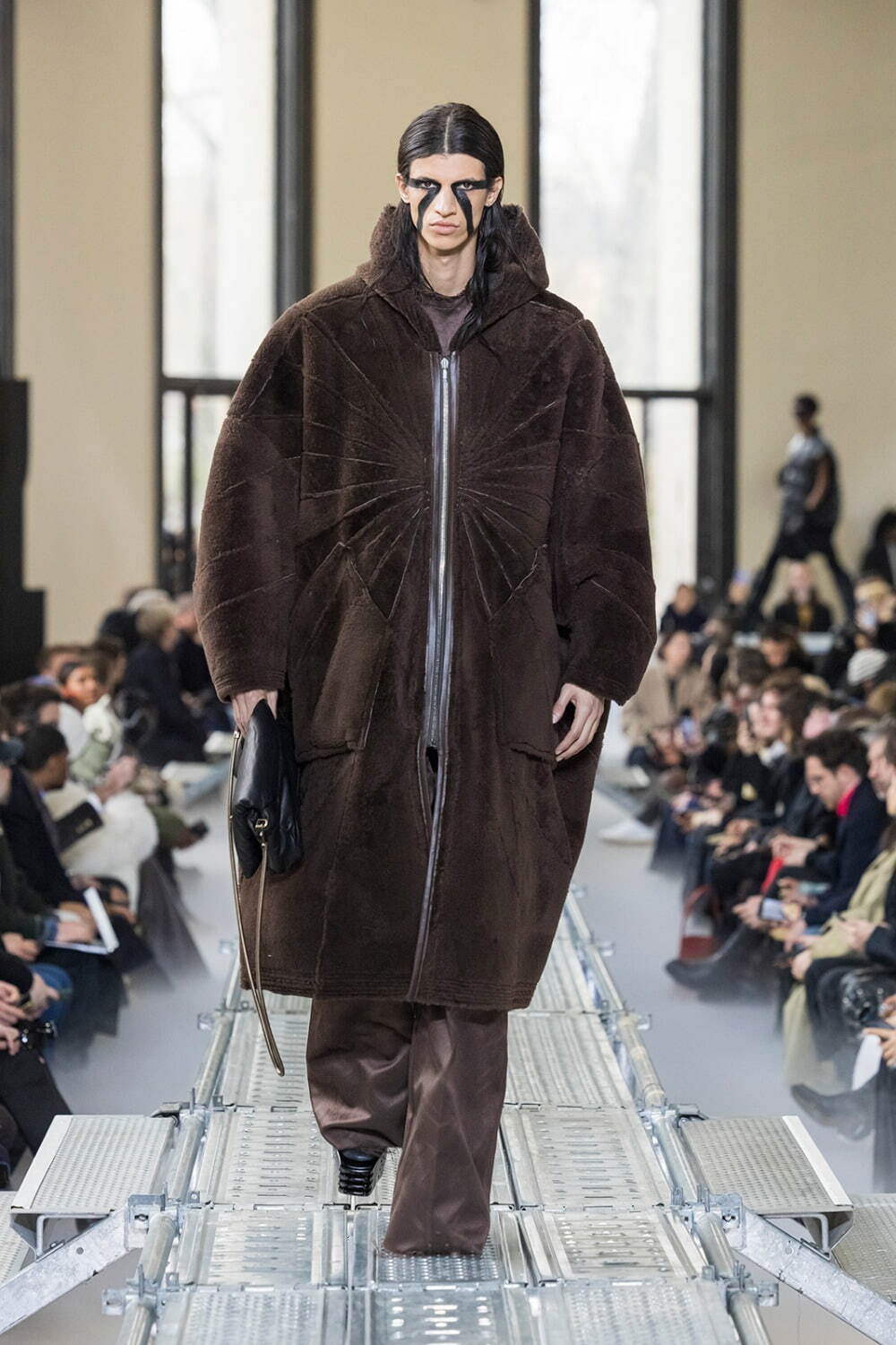 リック・オウエンス(Rick Owens) 2023-24年秋冬メンズコレクション  - 写真21