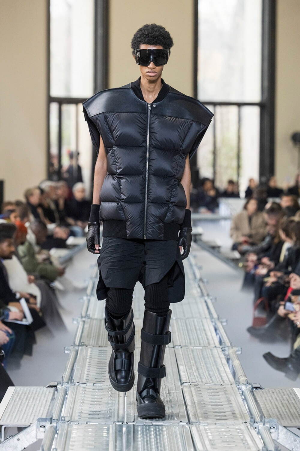 リック・オウエンス(Rick Owens) 2023-24年秋冬メンズコレクション  - 写真24