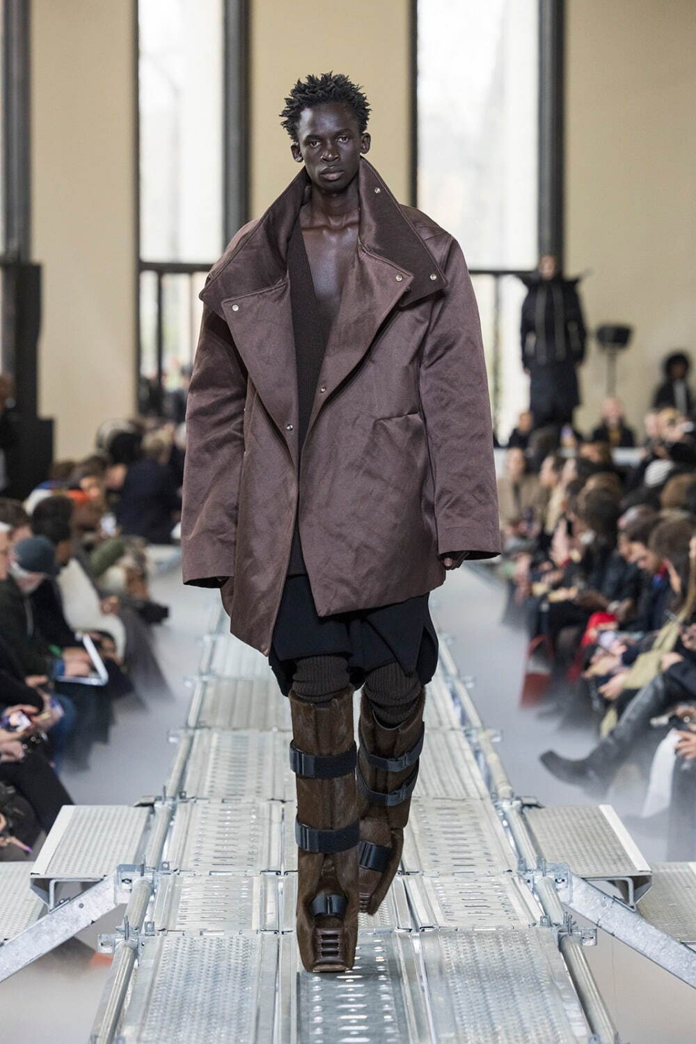 リック・オウエンス(Rick Owens) 2023-24年秋冬メンズコレクション  - 写真27