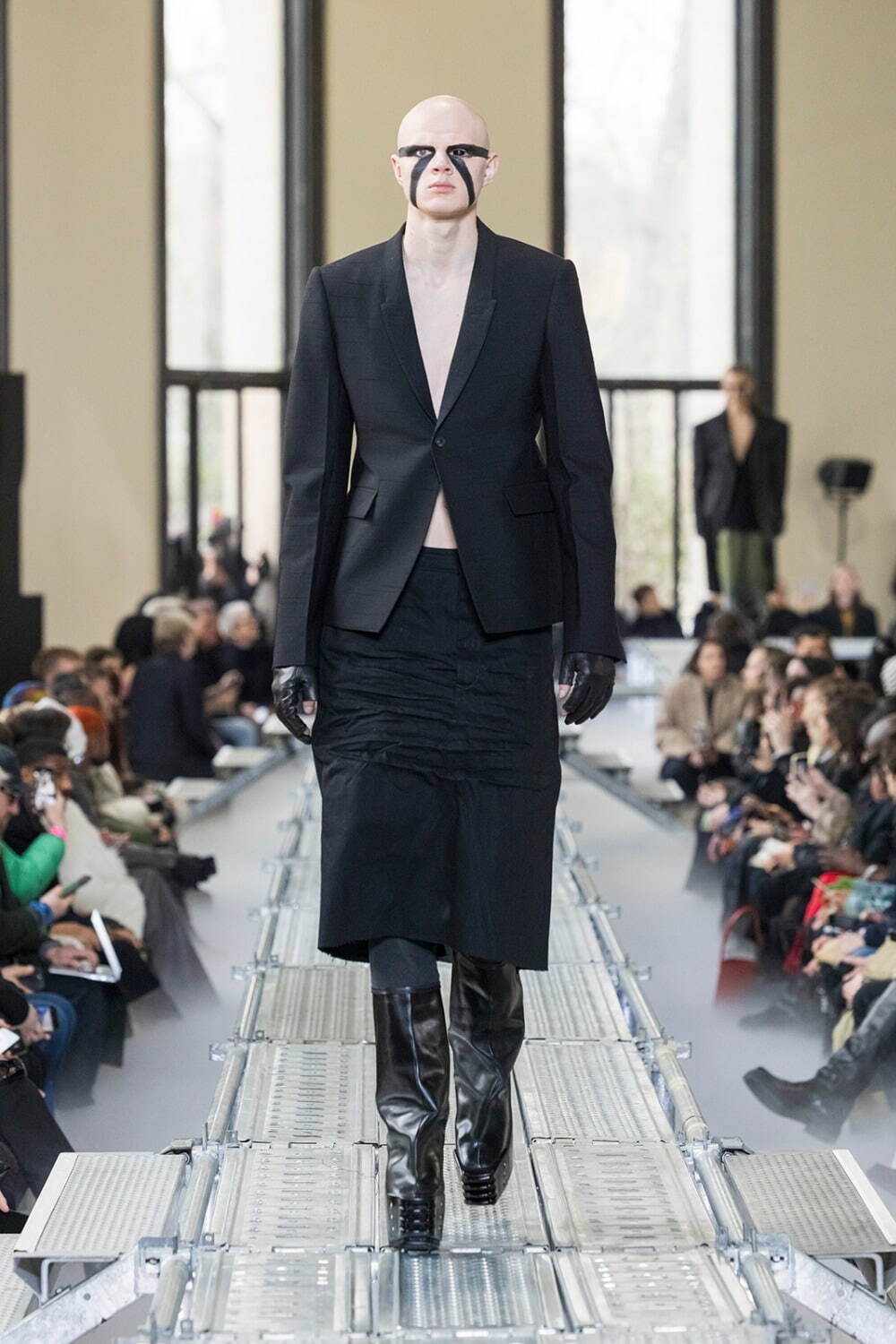 リック・オウエンス(Rick Owens) 2023-24年秋冬メンズコレクション  - 写真32