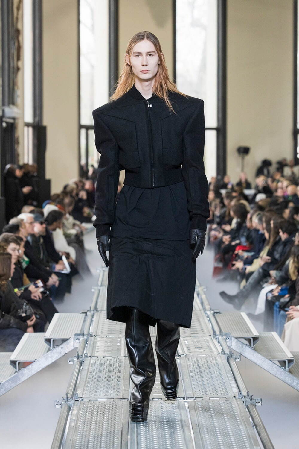 リック・オウエンス(Rick Owens) 2023-24年秋冬メンズコレクション  - 写真37