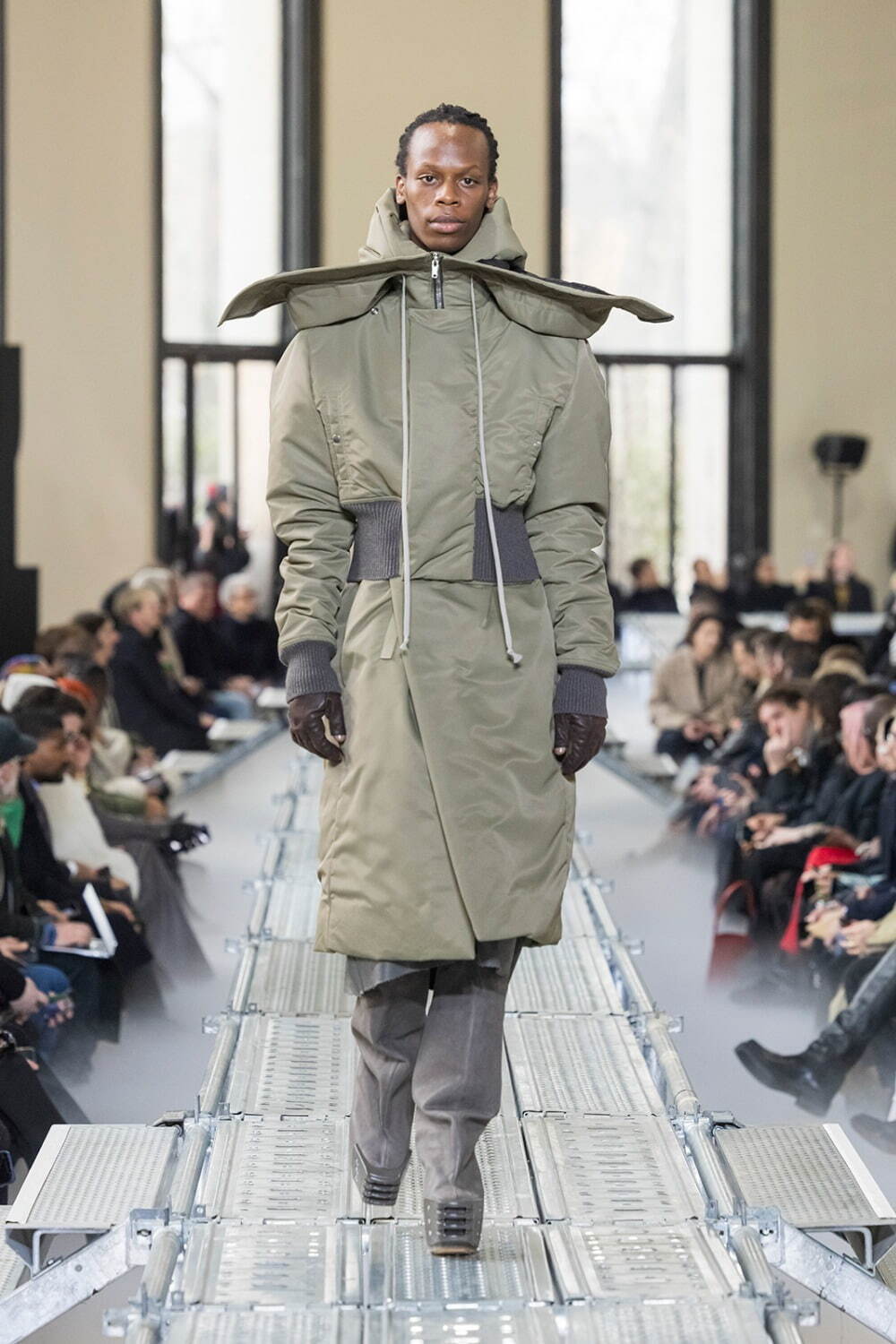 リック・オウエンス(Rick Owens) 2023-24年秋冬メンズコレクション  - 写真38