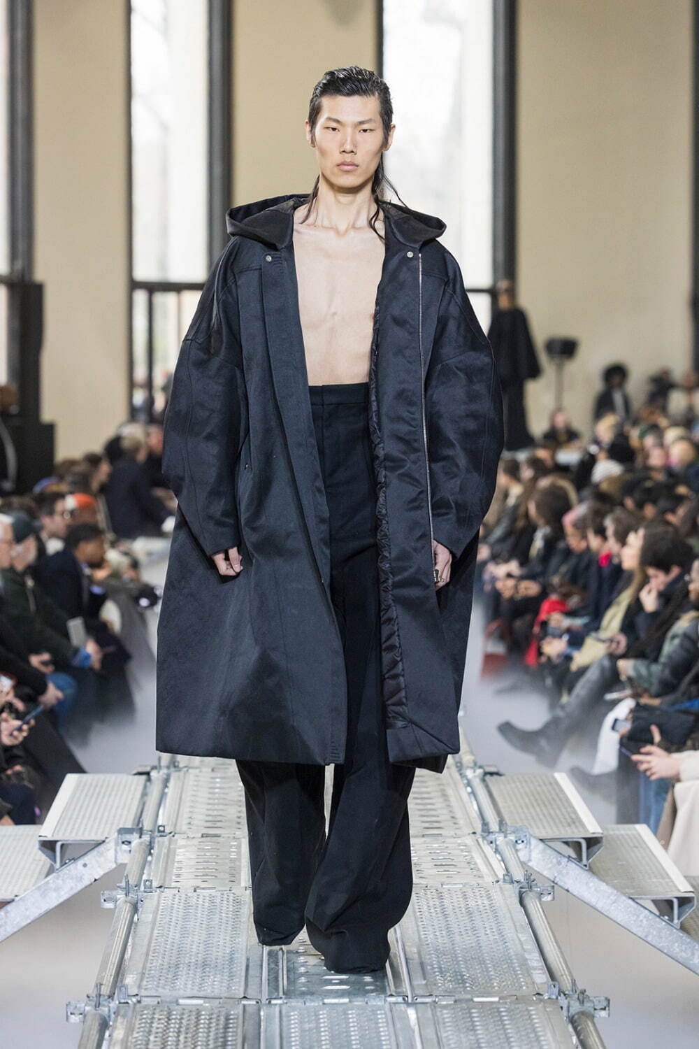 リック・オウエンス(Rick Owens) 2023-24年秋冬メンズコレクション  - 写真44