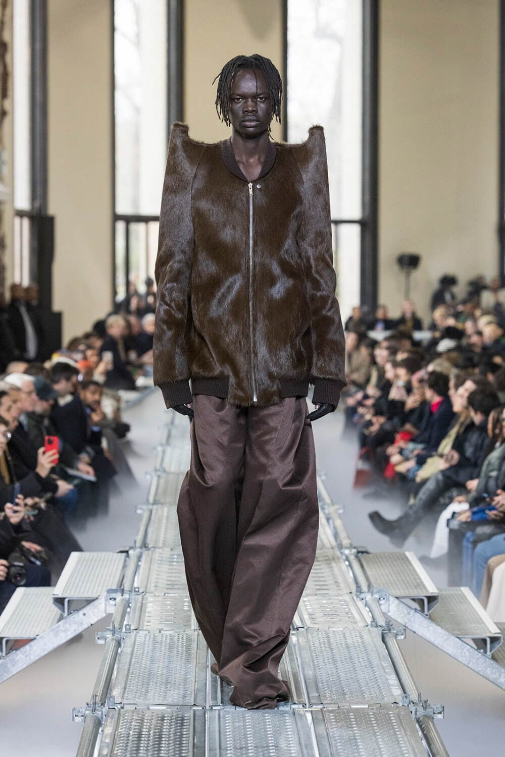 リック・オウエンス(Rick Owens) 2023-24年秋冬メンズコレクション  - 写真49