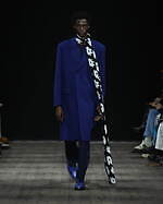 ポール・スミス 2023年秋冬メンズコレクション、伝統的なテーラードにモダニズムを｜写真14