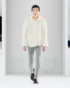 ロエベ 2023年秋冬メンズコレクション - 衣服の物質的還元｜写真29