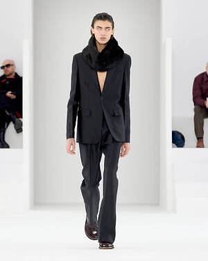 ロエベ 2023年秋冬メンズコレクション - 衣服の物質的還元｜写真32