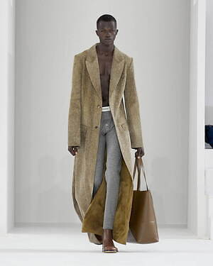 ロエベ 2023年秋冬メンズコレクション - 衣服の物質的還元｜写真33