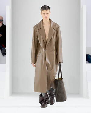 ロエベ 2023年秋冬メンズコレクション - 衣服の物質的還元｜写真40