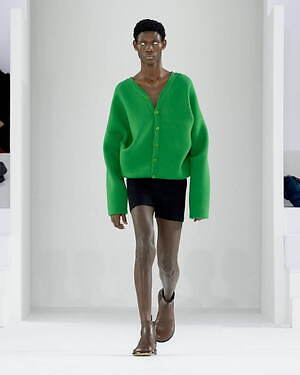 ロエベ 2023年秋冬メンズコレクション - 衣服の物質的還元｜写真42