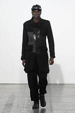 ジュンヤ ワタナベ マン 2023-24年秋冬コレクション - インナーラウムを出発点に、黒で作る一貫性｜写真43