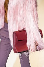 グッチ 2014-15年秋冬コレクション - ボーイッシュ＆ロマンティックを60's風に｜写真23