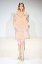 グッチ 2014-15年秋冬コレクション - ボーイッシュ＆ロマンティックを60's風に｜写真27