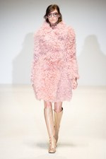 グッチ 2014-15年秋冬コレクション - ボーイッシュ＆ロマンティックを60's風に｜写真31