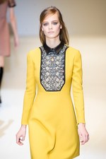 グッチ 2014-15年秋冬コレクション - ボーイッシュ＆ロマンティックを60's風に｜写真61