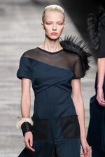 フェンディ 2014-15年秋冬コレクション - セクシー＆シックを中核に据えたスポーティ｜写真13