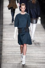 フェンディ 2014-15年秋冬コレクション - セクシー＆シックを中核に据えたスポーティ｜写真24