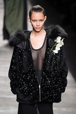 フェンディ 2014-15年秋冬コレクション - セクシー＆シックを中核に据えたスポーティ｜写真84